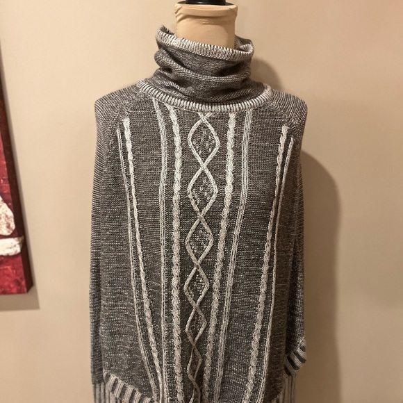 Anthropologie Yoon Boho Knit Poncho Cape Sweater, size XS/S - Picture 3 of 9